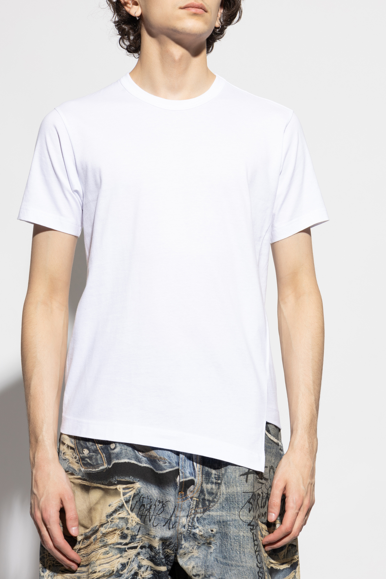Tシャツ・カットソー COMME des GARCONS FW23 ASYMMETRICAL SHIRT (FL-B022_1) White T-shirt with asymmetric hem Comme des Garçons Shirt